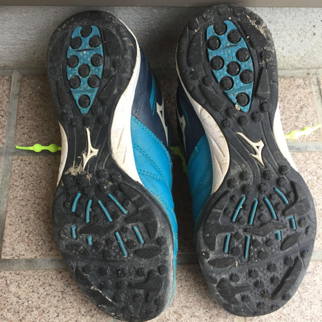 MIZUNO(ミズノ)のミズノ サッカー用？ 22.0cm 紐なし 運動靴 キッズ/ベビー/マタニティのキッズ靴/シューズ(15cm~)(スニーカー)の商品写真