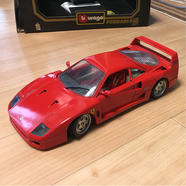 Ferrari(フェラーリ)のFERRARI F40 (1987)  フェラーリ エンタメ/ホビーのおもちゃ/ぬいぐるみ(ミニカー)の商品写真