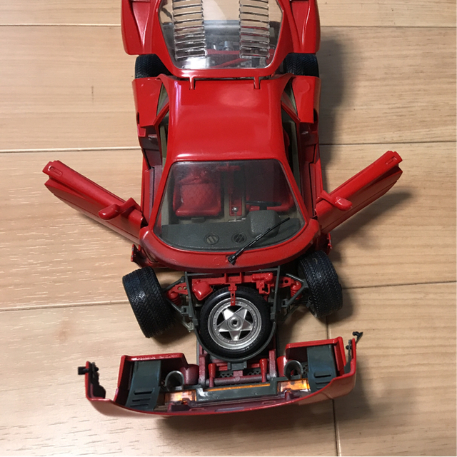 Ferrari(フェラーリ)のFERRARI F40 (1987)  フェラーリ エンタメ/ホビーのおもちゃ/ぬいぐるみ(ミニカー)の商品写真