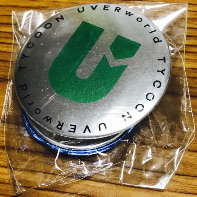 UVERworld(ウーバーワールド)のUVERworld TYCOONツアー 缶バッジ エンタメ/ホビーのタレントグッズ(ミュージシャン)の商品写真