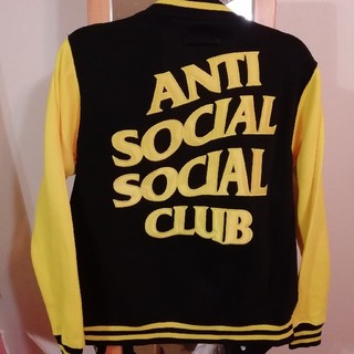 アンチ(ANTI)のantisocialsocialclubスタジャン(スタジャン)