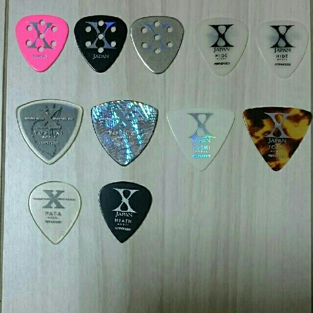 【再掲載】【未使用】X JAPAN ギターピック 11枚セット とオマケ1枚 | フリマアプリ ラクマ