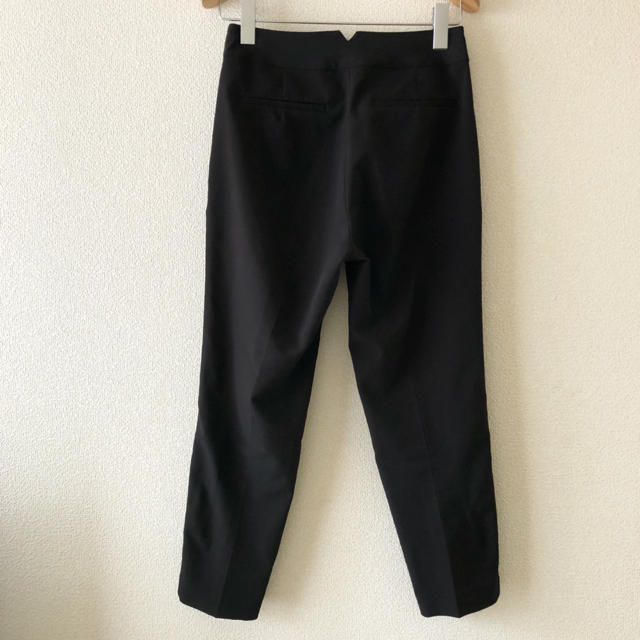 PLST(プラステ)の週末セール❣️今がチャンス*\(^o^)  2600円→2200円 レディースのパンツ(クロップドパンツ)の商品写真