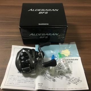 シマノ(SHIMANO)のシマノ アルデバラン極美品 右巻きリール(リール)