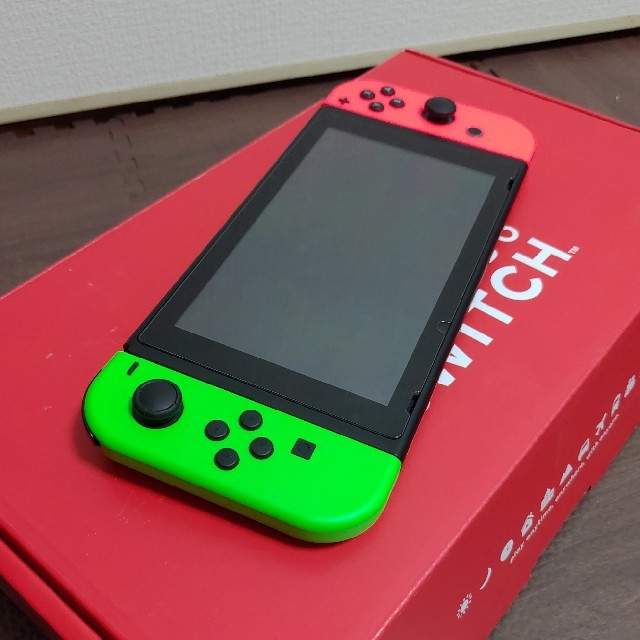 Nintendo Switch(ニンテンドースイッチ)のスイッチ　Switch　本体 エンタメ/ホビーのゲームソフト/ゲーム機本体(家庭用ゲーム機本体)の商品写真