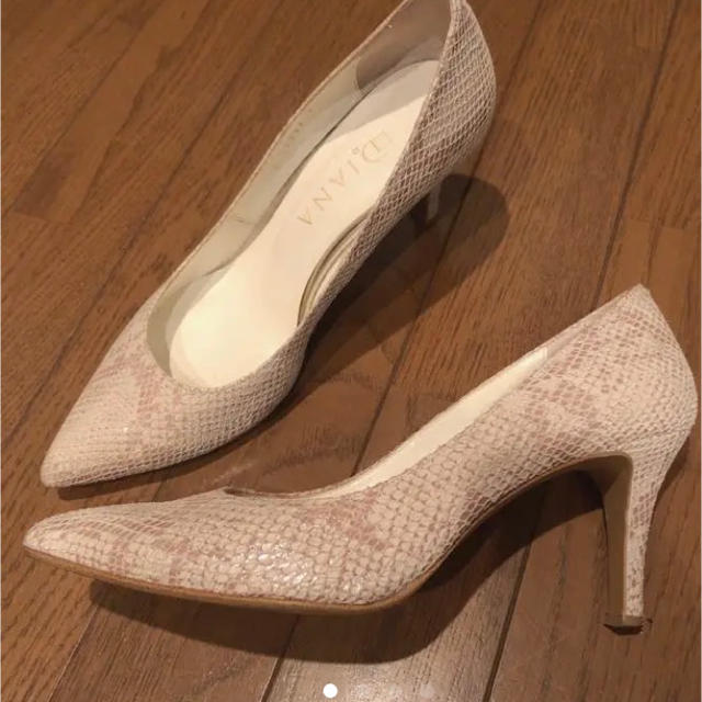 DIANA(ダイアナ)の美品 ダイアナ パイソン パンプス レディースの靴/シューズ(ハイヒール/パンプス)の商品写真