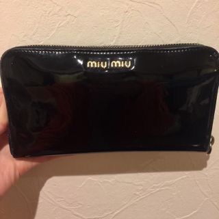 ミュウミュウ(miumiu)のmiumiuの長財布(財布)