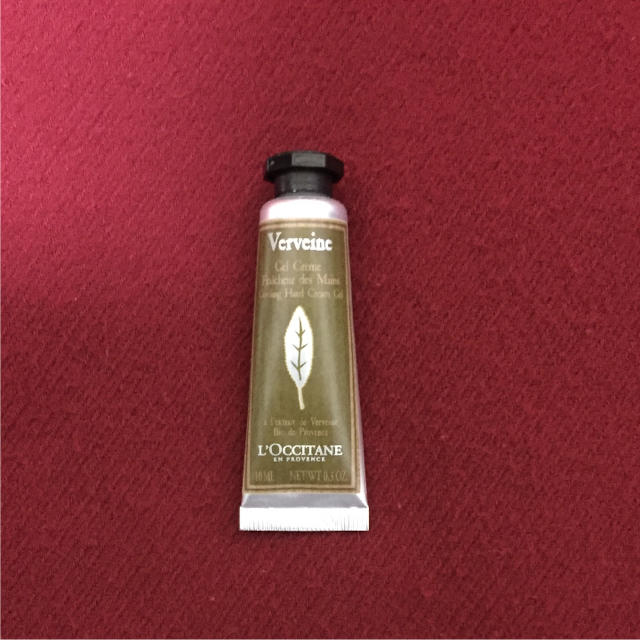 L'OCCITANE(ロクシタン)のロクシタン ヴァーベナ アイスハンドクリーム♡10ml コスメ/美容のボディケア(ハンドクリーム)の商品写真