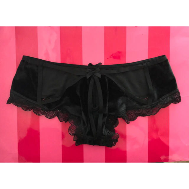 Victoria's Secret(ヴィクトリアズシークレット)の新品Victoria'ssecretベロアCheekyPanty黒S レディースの下着/アンダーウェア(ショーツ)の商品写真