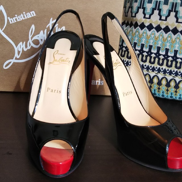 Christian Louboutin   パテントパンプス