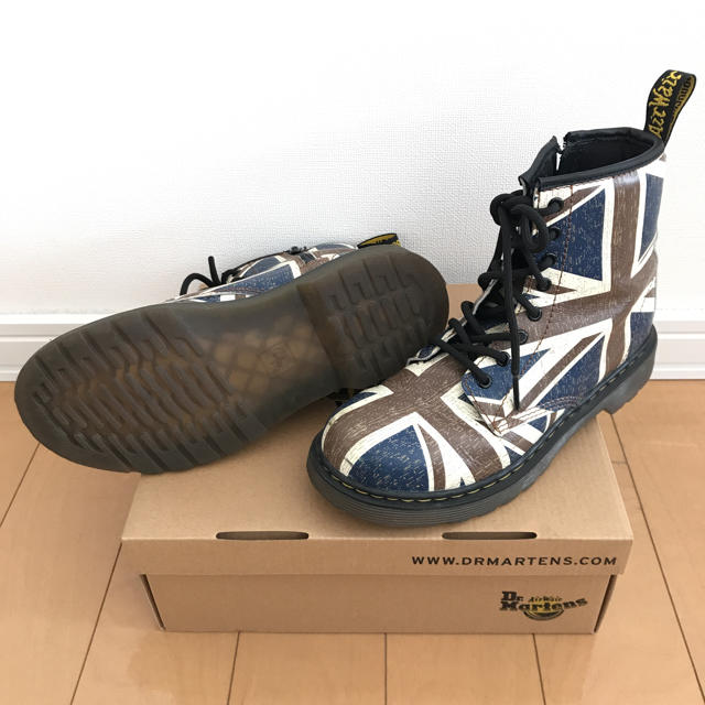 Dr.Martens(ドクターマーチン)のドクターマーチン ブーツ キッズ 子ども用 キッズ/ベビー/マタニティのキッズ靴/シューズ(15cm~)(ブーツ)の商品写真