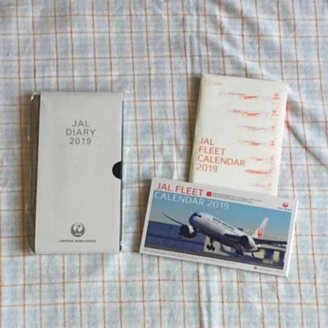 JAL(日本航空)(ジャル(ニホンコウクウ))のJAL★FLEET 卓上カレンダー • ダイアリー 2019 メンズのファッション小物(手帳)の商品写真