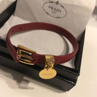 プラダ(PRADA)のPRADA  サフィアーノ ブレスレット バングル  赤(ブレスレット/バングル)