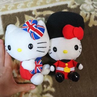 ハローキティ(ハローキティ)のハローキティイギリスロンドンデザインぬいぐるみ プレゼントに(ぬいぐるみ/人形)