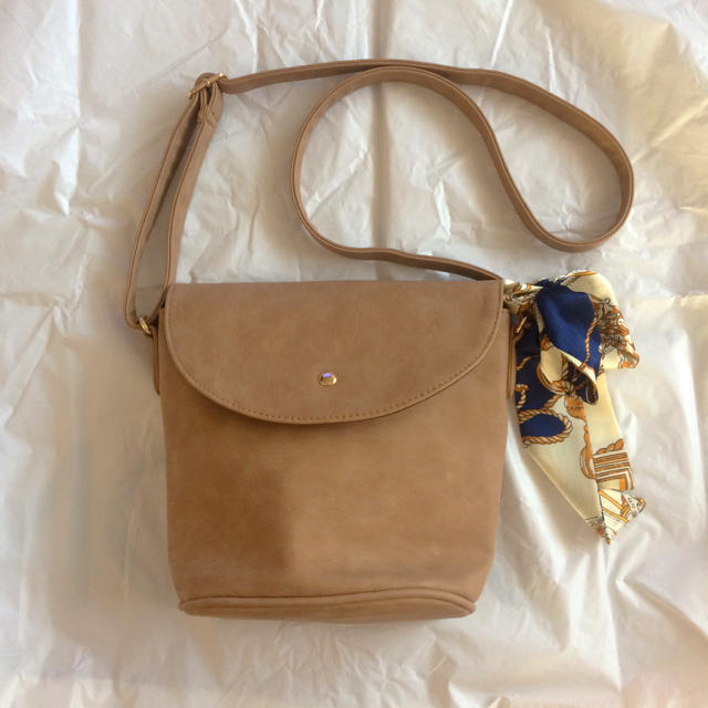 Bleu Bleuet(ブルーブルーエ)のスカーフ付きバッグ レディースのバッグ(ショルダーバッグ)の商品写真