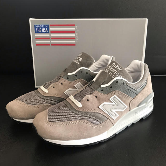 New Balance(ニューバランス)の【超美品】New Balance M997GY メンズの靴/シューズ(スニーカー)の商品写真