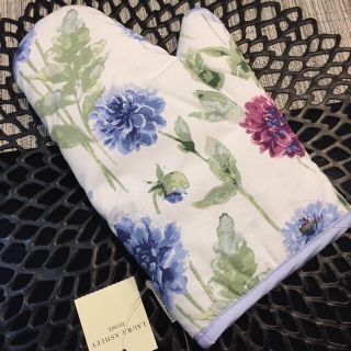 ローラアシュレイ(LAURA ASHLEY)のLAURA ASHELEY HOME 新品未使用 ミトン(収納/キッチン雑貨)