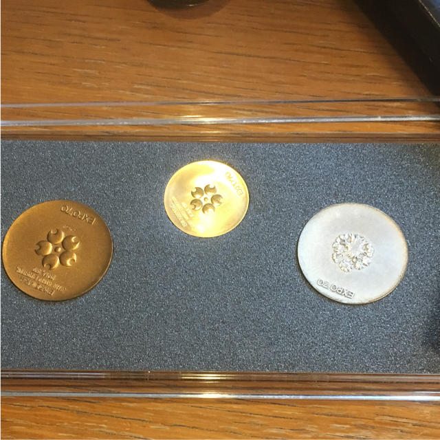 日本万国博覧会記念メダル EXPO’70 金 銀 銅メダル K18 18金造幣局の通販 by 50's shop｜ラクマ