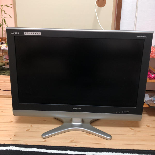 AQUOSの３２型テレビ