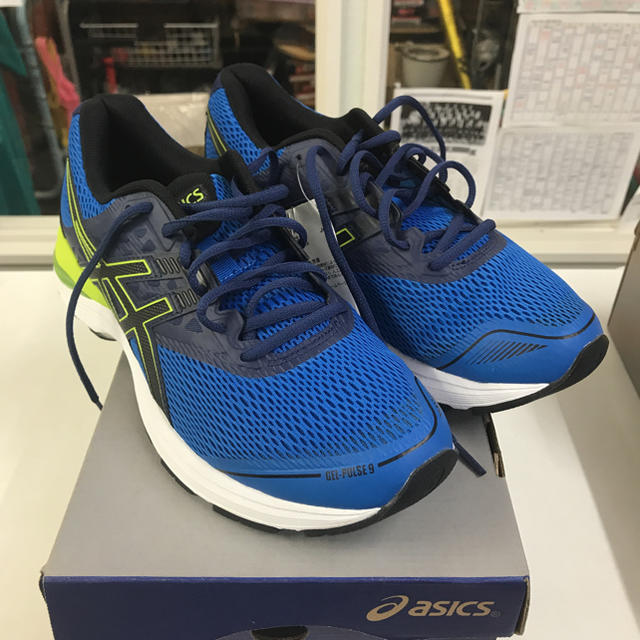 asics(アシックス)のアシックス ランニングシューズ26.5 ゲルパルス9 GEL-PULSE スポーツ/アウトドアのランニング(シューズ)の商品写真