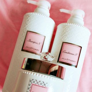 ジルスチュアート(JILLSTUART)の新品❤️ 2点セットジルスチュアートコンディショナーシャンプー500ml (シャンプー)