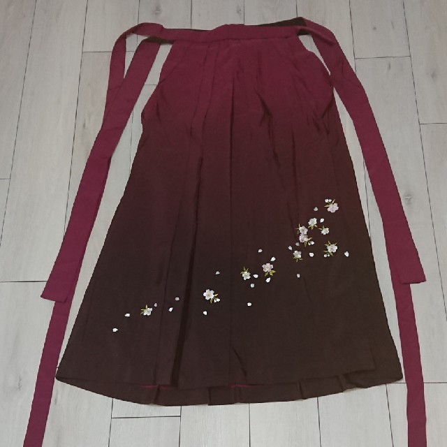 卒業式 袴 桜刺繍 レディースの水着/浴衣(着物)の商品写真