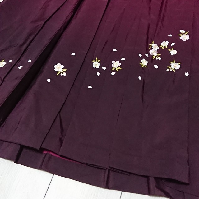 卒業式 袴 桜刺繍 レディースの水着/浴衣(着物)の商品写真