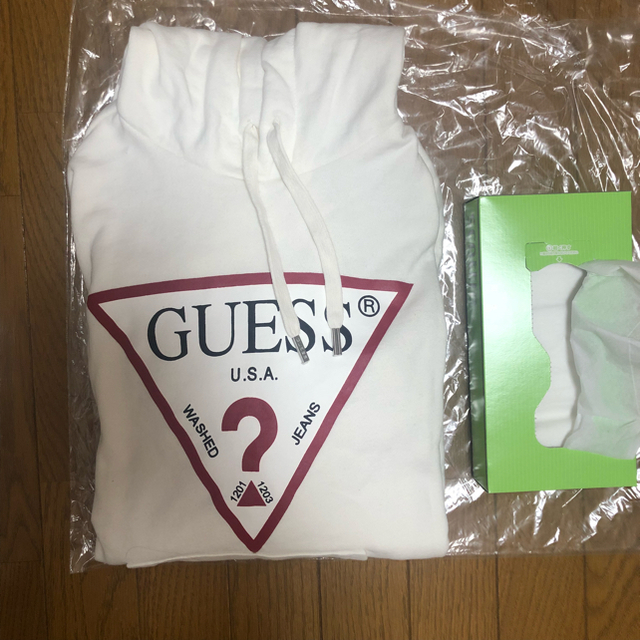 GUESS(ゲス)のcartier love さん専用 レディースのトップス(パーカー)の商品写真