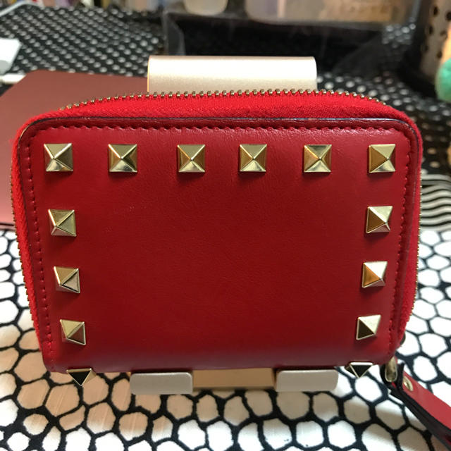 VALENTINO(ヴァレンティノ)の【Lonさん専用】VALENTINO　小銭入れ／カード入れ☆スタッズ付き！ レディースのファッション小物(コインケース)の商品写真