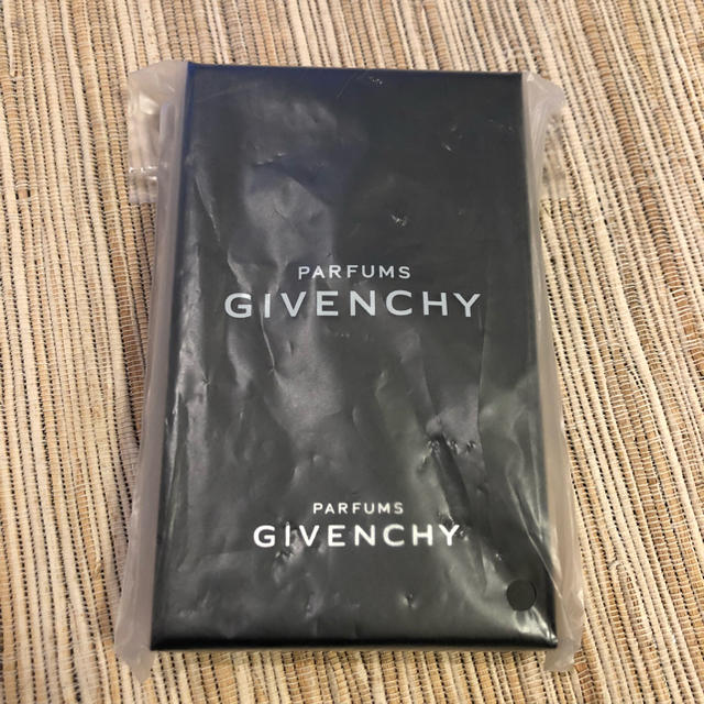 GIVENCHY(ジバンシィ)のGIVENCHY ゴールドスター キーホルダー レディースのファッション小物(キーホルダー)の商品写真