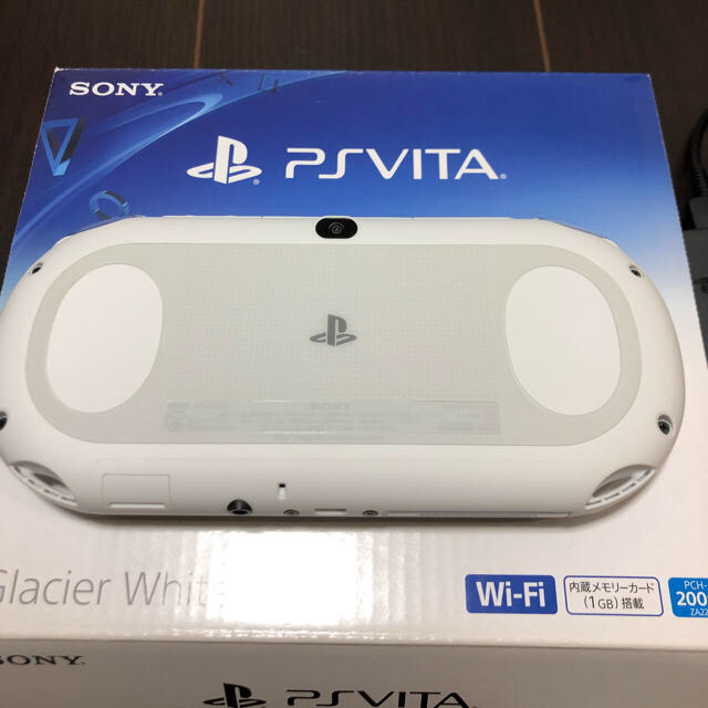 PlayStation Vita(プレイステーションヴィータ)のPSVita グレイシャー・ホワイト PCH-2000 ZA22 エンタメ/ホビーのゲームソフト/ゲーム機本体(携帯用ゲーム機本体)の商品写真