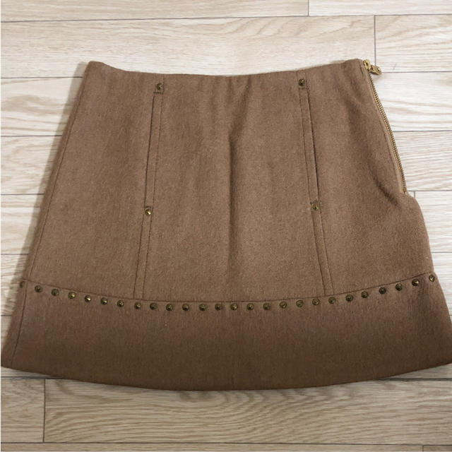 UNITED ARROWS(ユナイテッドアローズ)のスタッズ ミニスカート レディースのスカート(ミニスカート)の商品写真
