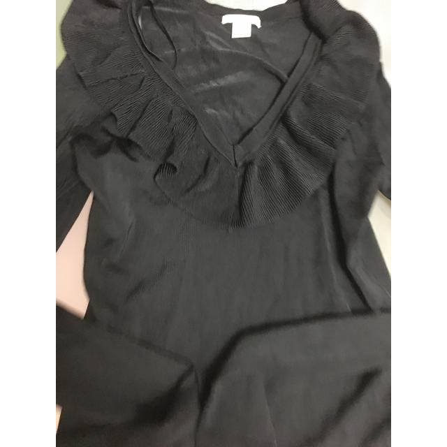 H&M(エイチアンドエム)のH&M 黒 長袖 トップス 未使用 レディースのトップス(カットソー(長袖/七分))の商品写真