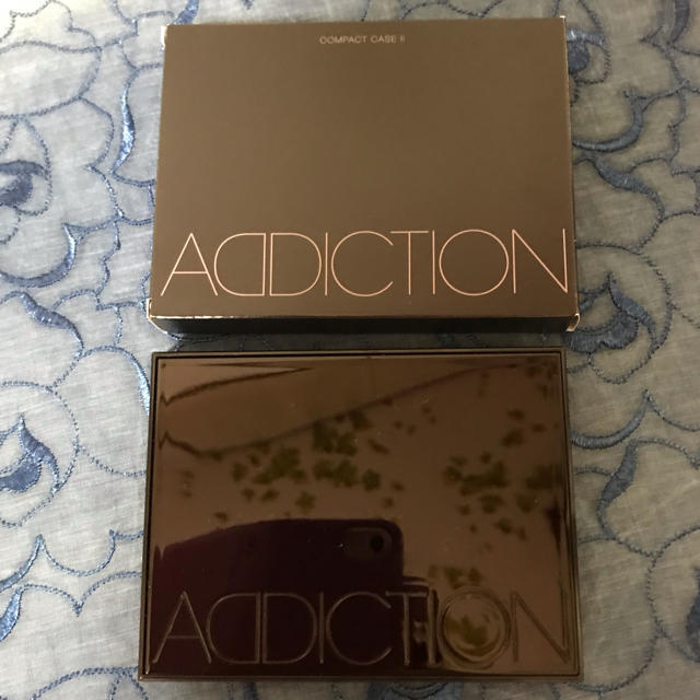 ADDICTION(アディクション)の新品未使用 アディクション アイシャドウケースⅡ コスメ/美容のベースメイク/化粧品(その他)の商品写真