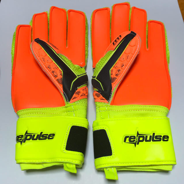 reusch(ロイシュ)のK様専用‼️  キーパーグローブ    ロイッシュ‼️ スポーツ/アウトドアのサッカー/フットサル(その他)の商品写真