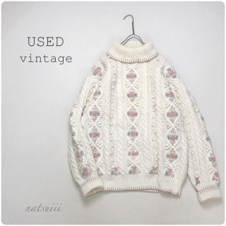 フラワー(flower)のUSED vintage . 花柄 刺繍 アラン編み タートルネック ニット(ニット/セーター)