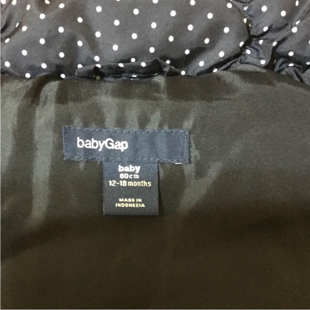 babyGAP(ベビーギャップ)のbabyGap ダウンベスト  80 キッズ/ベビー/マタニティのキッズ服女の子用(90cm~)(ジャケット/上着)の商品写真