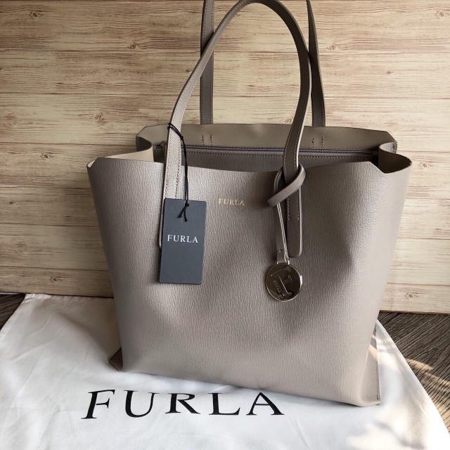 【お試し価格!】 SALLY フルラ 再入荷 - Furla M トートバッグ グレージュ SABBIA 大人気 トートバッグ 【お試し価格!】 SALLY フルラ 再入荷 - Furla M トートバッグ グレージュ SABBIA 大人気 トートバッグ