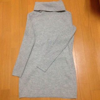 ユニクロ(UNIQLO)のタートルネックワンピ(ひざ丈ワンピース)