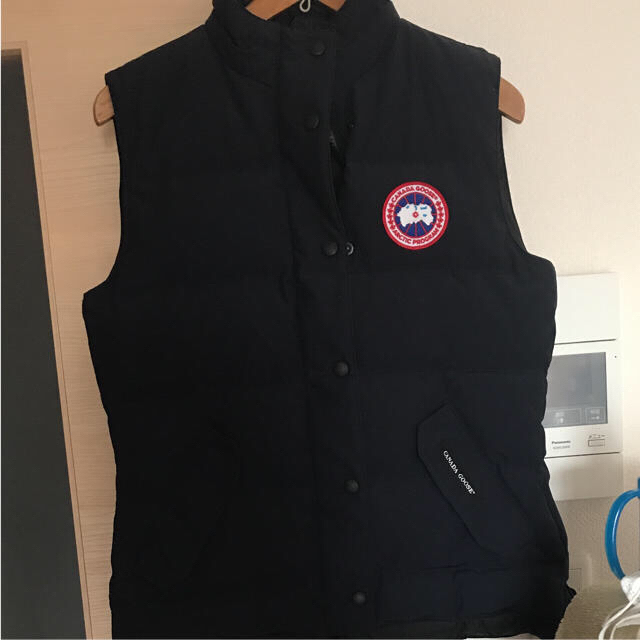 CANADA GOOSE(カナダグース)のたっしー様専用 レディースのジャケット/アウター(ダウンベスト)の商品写真