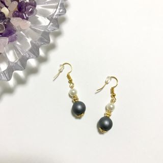 マットグレービーズ×パールピアス(ピアス)