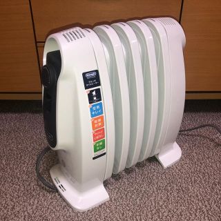 デロンギ(DeLonghi)の【未使用】デロンギ オイルヒーター NJM0505(オイルヒーター)