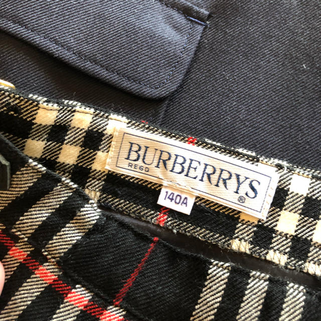 BURBERRY(バーバリー)の【BURBERRY】スカート キッズ/ベビー/マタニティのキッズ服女の子用(90cm~)(スカート)の商品写真