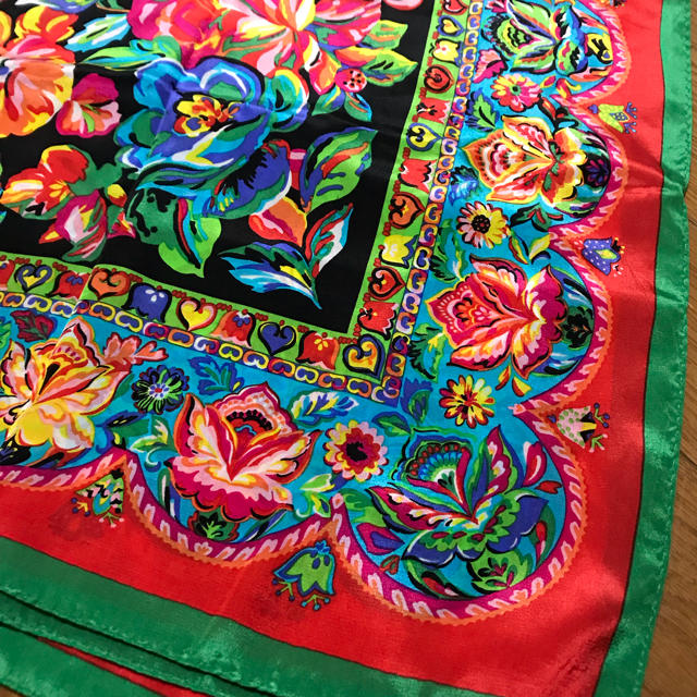 KENZO(ケンゾー)のKENZO ケンゾー シルク スカーフ 花柄 レディースのファッション小物(バンダナ/スカーフ)の商品写真