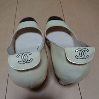 シャネル(CHANEL)の今ならお買い得！バイカラー  バックロゴ シャネルパンプス！34(ハイヒール/パンプス)