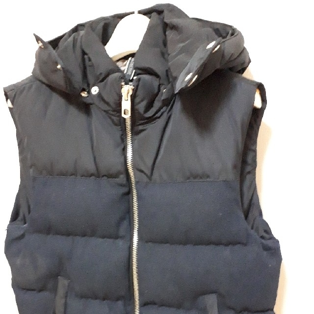 ZARA(ザラ)のZARA ザラの中綿フード付き2wayベスト Mサイズ メンズのジャケット/アウター(ダウンベスト)の商品写真