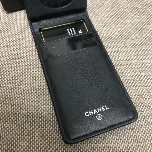 CHANEL(シャネル)の✩airiさま専用✩ スマホ/家電/カメラのスマホアクセサリー(iPhoneケース)の商品写真