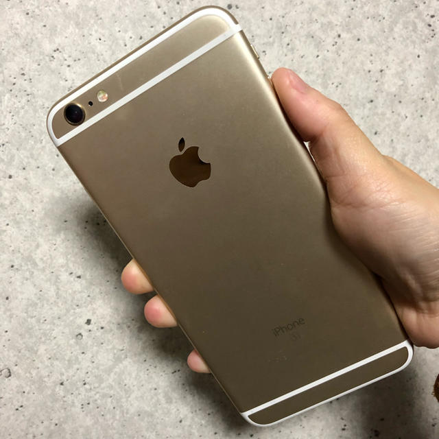 Apple(アップル)のiPhone6s plus 128GB スマホ/家電/カメラのスマートフォン/携帯電話(スマートフォン本体)の商品写真