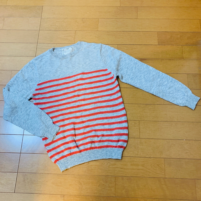 ZARA KIDS(ザラキッズ)のZARA　新品同様 美品 ザラ 9-10　140 ﾆｯﾄ　ｸﾞﾚｰ　ｵﾚﾝｼﾞ キッズ/ベビー/マタニティのキッズ服男の子用(90cm~)(ニット)の商品写真