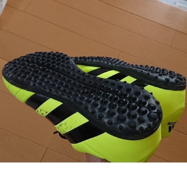 adidas(アディダス)のひまわり様専用☆アディダス  トレーニングシューズ  21.0 スポーツ/アウトドアのサッカー/フットサル(シューズ)の商品写真